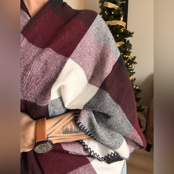 Ladies shawl ✨ - Picture 2 of 5